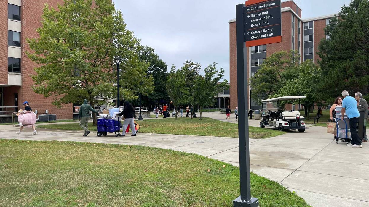 SUNY Buffalo State move-in day