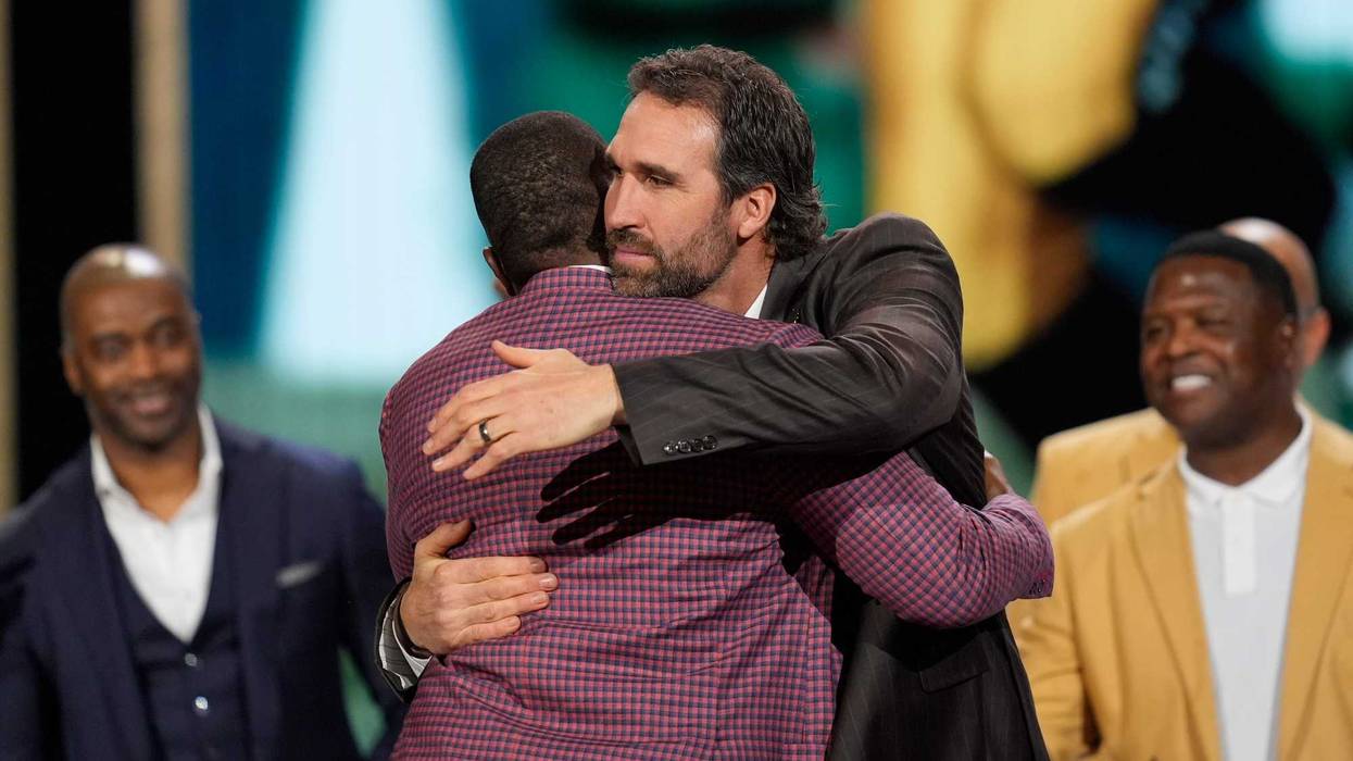 Super Bowl Honors Football