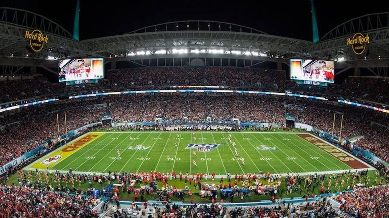 Super Bowl LIV, Kansas City Chiefs, San Francisco 49ers, Hard Rock Stadium in Miami Gardens, Field, Crowd, Super Bowl 54