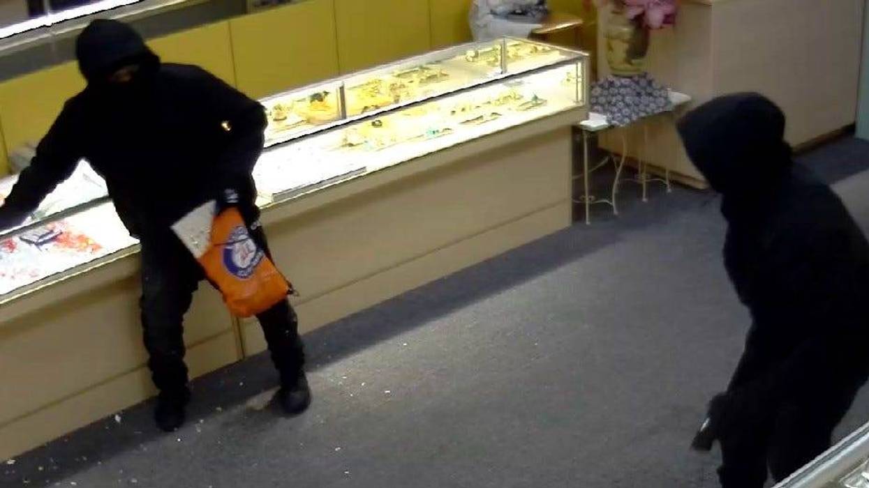 Surveillance footage of the two men suspected of robbing a Santa Rosa jewelry store.