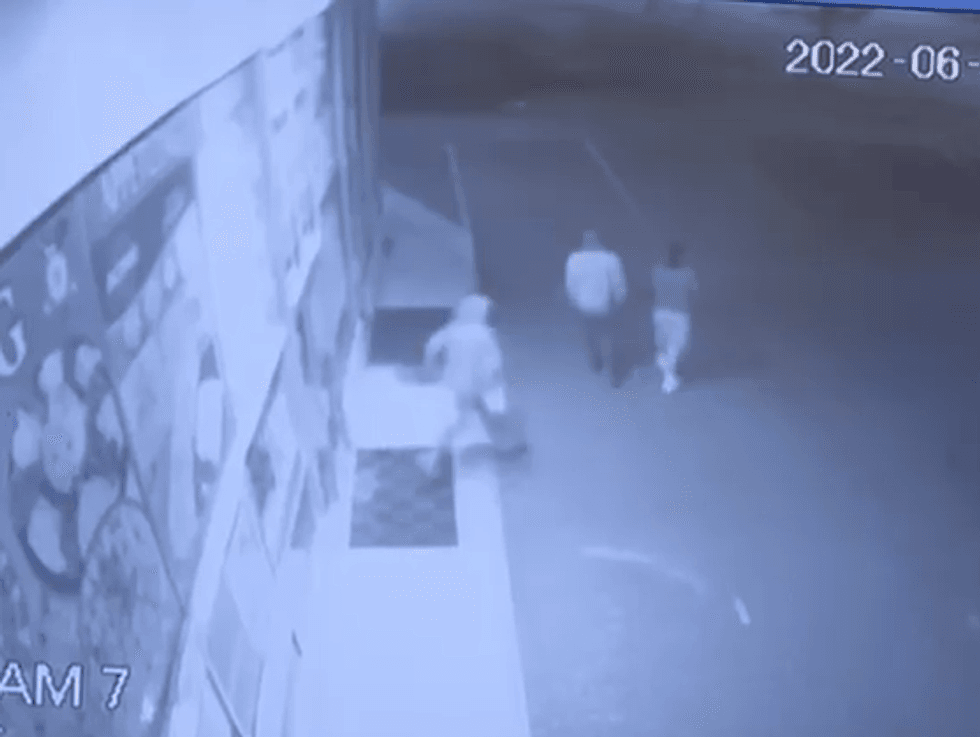 Surveillance video shows people breaking into Bagel Master in Syosset early Tuesday morning