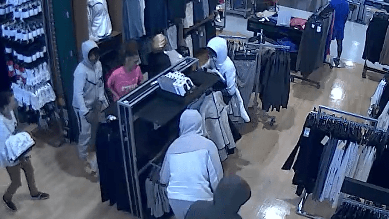 Eight people wanted in 'flash rob' at Dick’s Sporting Goods in Bloomfield Twp.