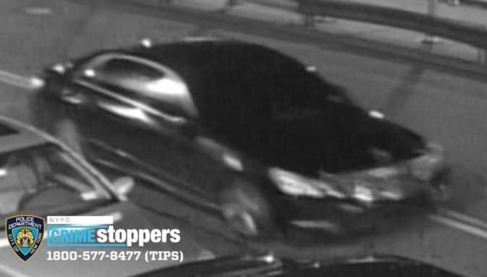 SUSPECTS SOUGHT IN UPPER MANHATTAN ROBBERY