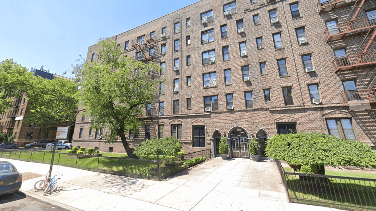 Svetlana Katzevman, 62, was arraigned on Dec. 16, 2024, for allegedly stealing thousands of dollars in “security deposits” from prospective tenants who responded to her fake advertisement for an apartment in Brooklyn.
