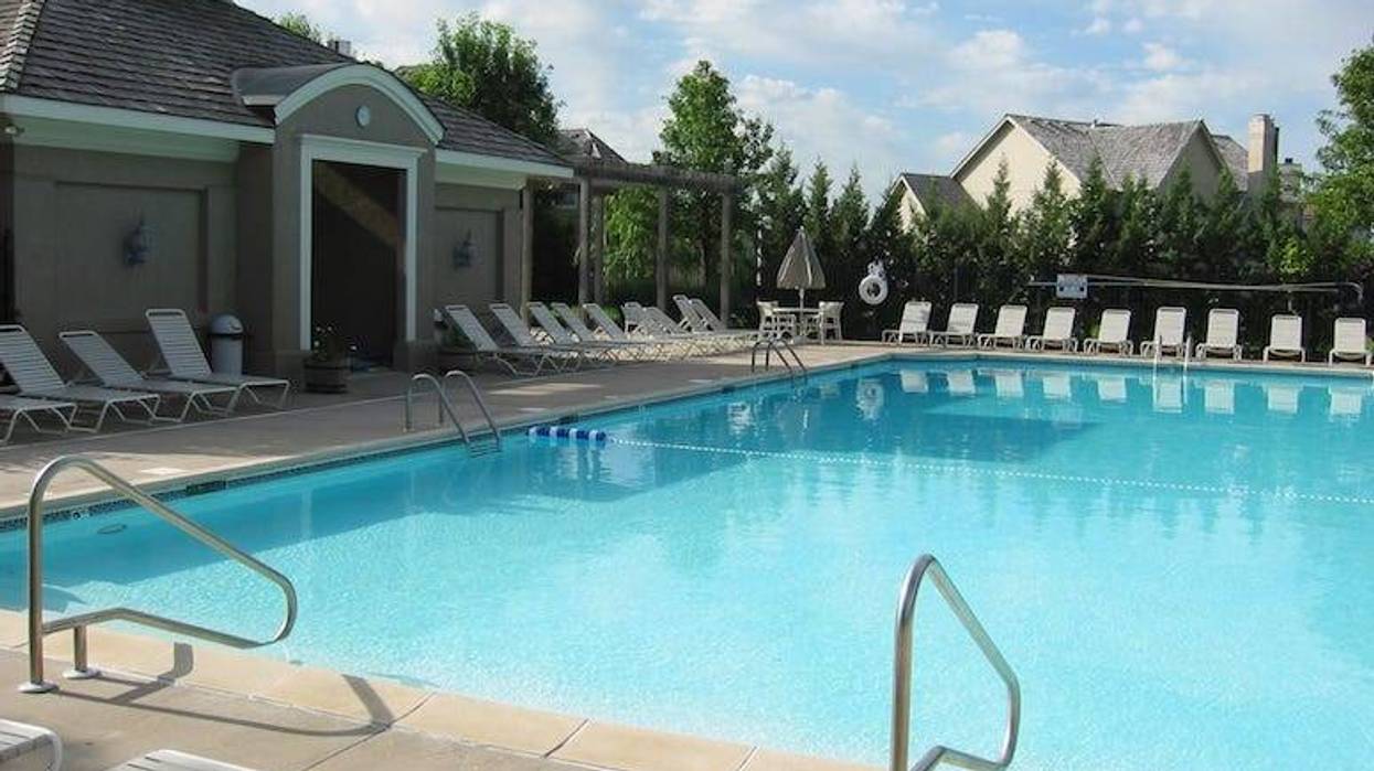 Swimming Pool, Neighborhood, Pool Chairs