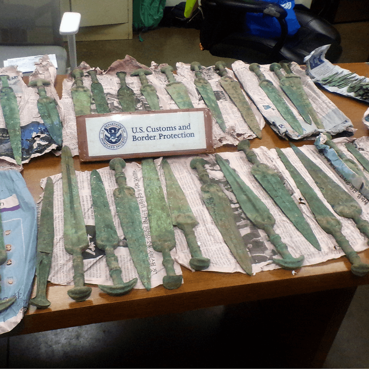 Philly CBP officers intercept Bronze Age swords, arrowheads | KYW Newsradio