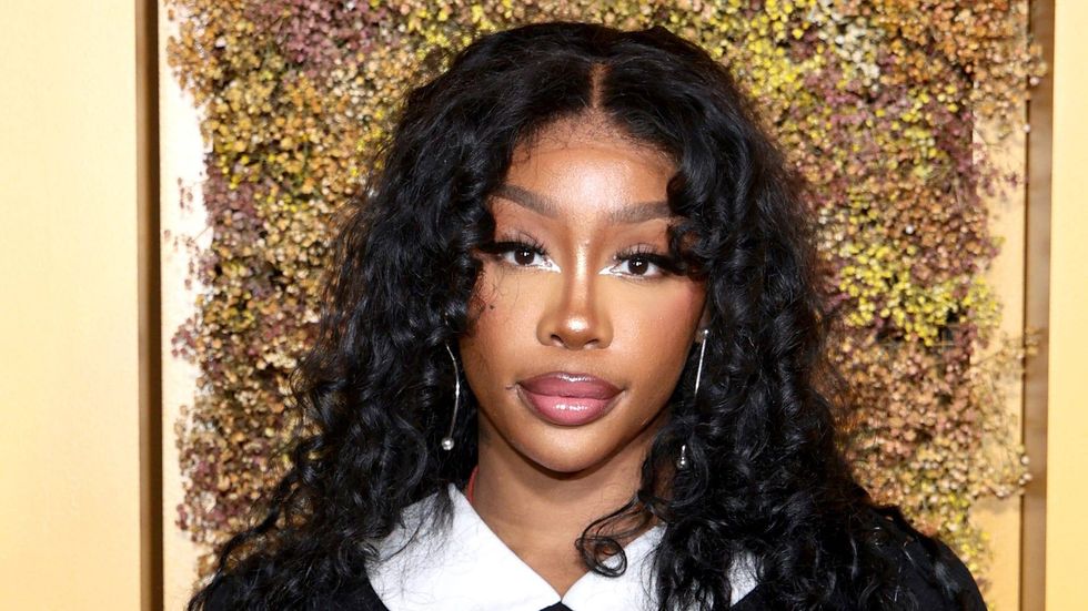SZA reveals why she had her breast implants removed: 'It was painful'