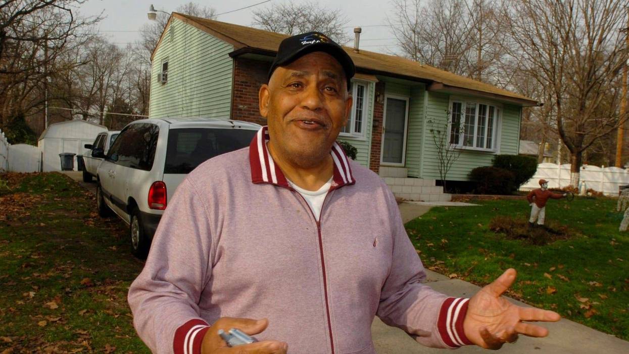 T. Milton Street Sr., brother of Philadelphia Mayor John Street, was indicted Tuesday, November 28, 2006, on corruption and tax charges related to a contract with Philadelphia International Airport.