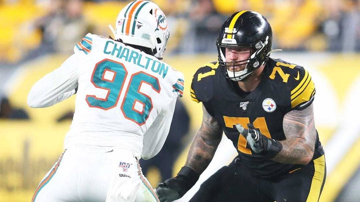 Taco Charlton takes on the Steelers in 2019