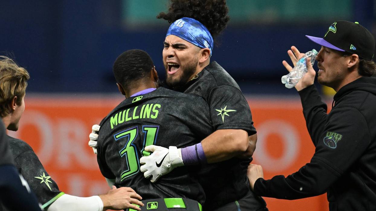 Rays extend Yanks' skid to 4, rally on Walls and Aranda infield grounders in 10th for 5-4 win