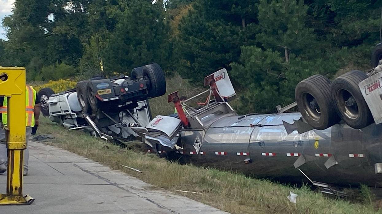 Tanker carrying sulfuric acid overturns on US-23 in Livingston County