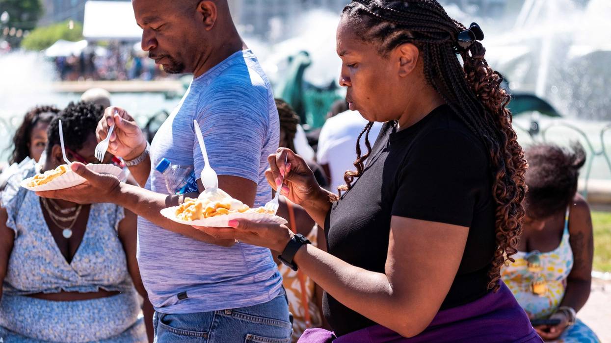 Taste of Chicago file shot of diners