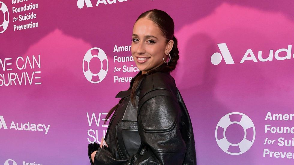 Tate McRae reveals how trampolines help her get ready for concerts