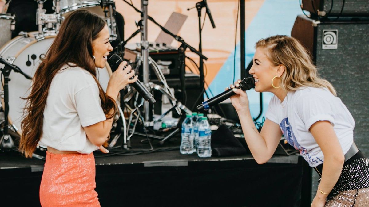 Taylor Kerr, Maddie Font