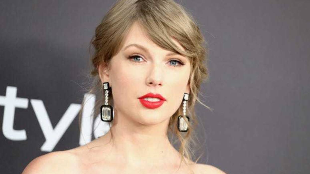 Taylor Swift attends the InStyle And Warner Bros. Golden Globes After Party 2019 at The Beverly Hilton Hotel