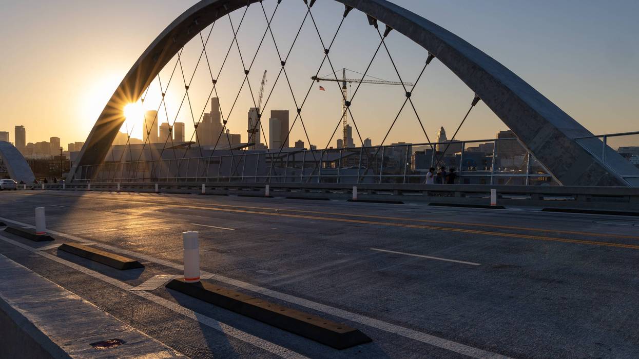 Teenager dies after falling from 6th Street Bridge