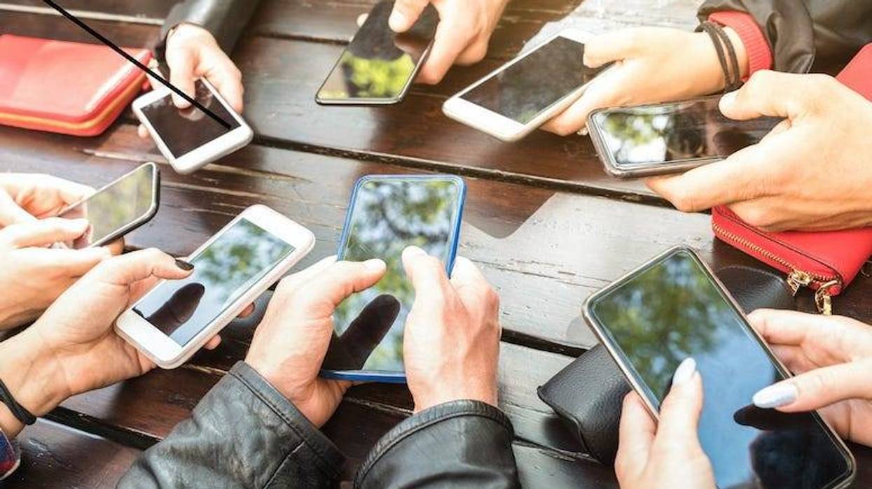 Teenagers, Cell Phones, Smartphones, Table