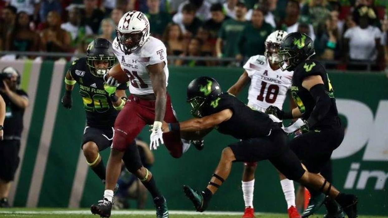 Temple Owls running back Jager Gardner (21) runs with the ball against the South Florida Bulls during the second quarter at Raymond James Stadium.