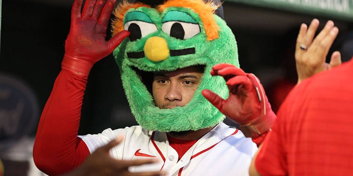 How Willson Contreras Became Scotland's Favorite Baseball Player