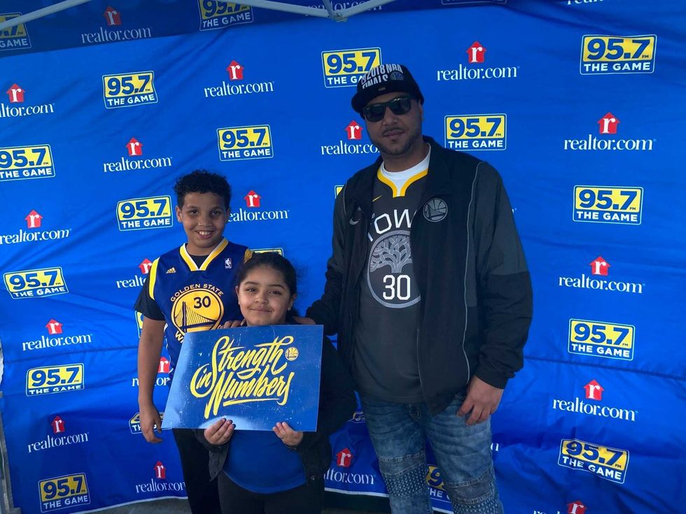 The 106.7 The Fan Street Team hangs out with fans as they prepare for the Redskins to face off with the Falcons at FedExField.