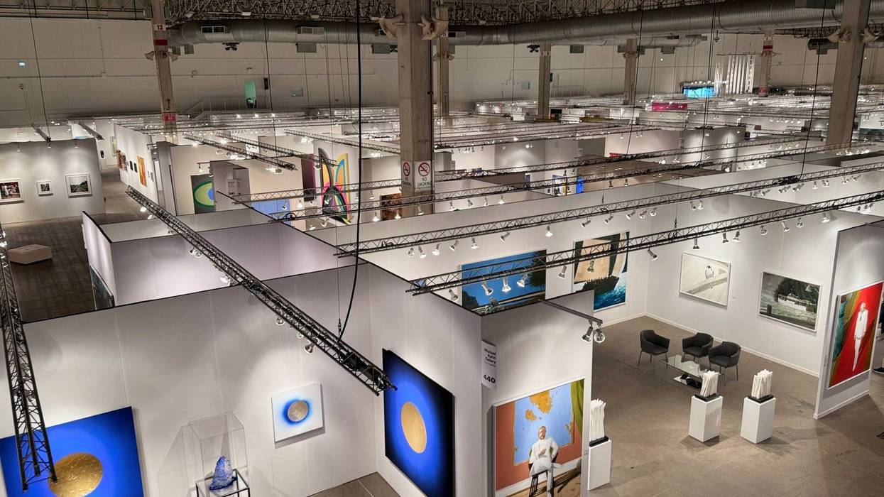 The 11th annual Expo Chicago has returned to Navy Pier. The art fair fills Navy Pier's giant festival all with thousands of pieces modern art.