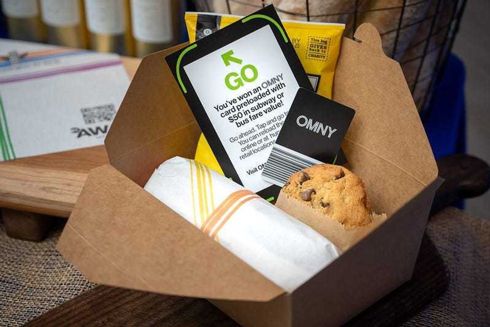 The 1904 sandwich lunchbox with winning OMNY card