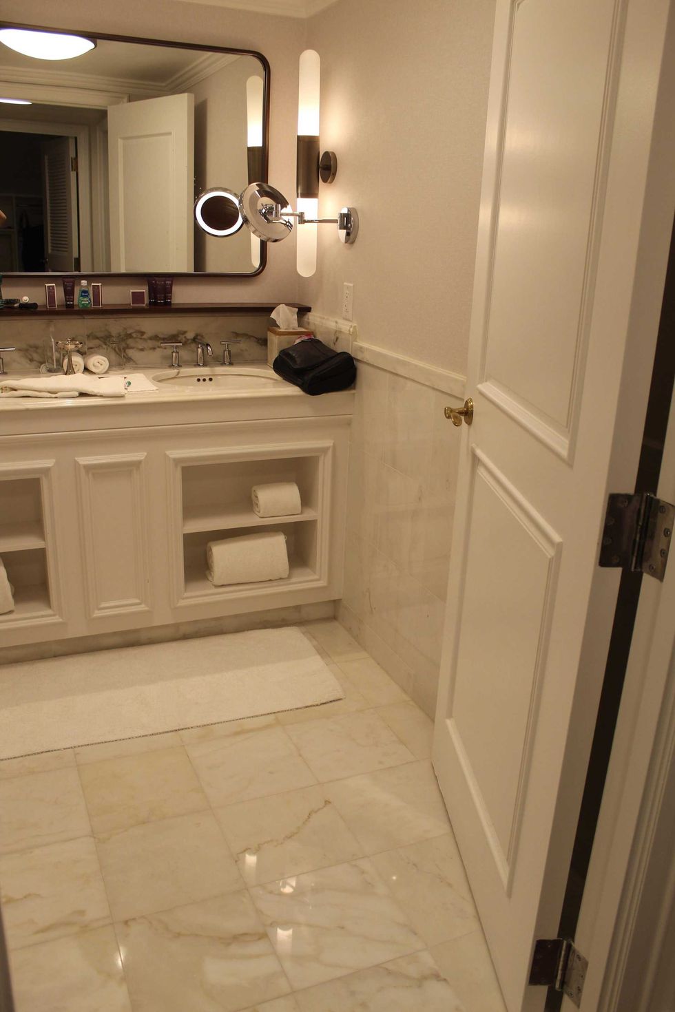 The bathroom in Bob Saget