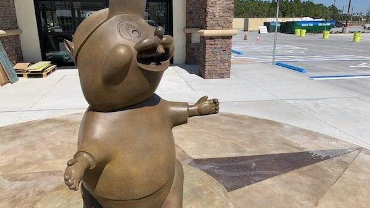 The Buc-ee's statue in front of the Daytona Beach Buc-ee's