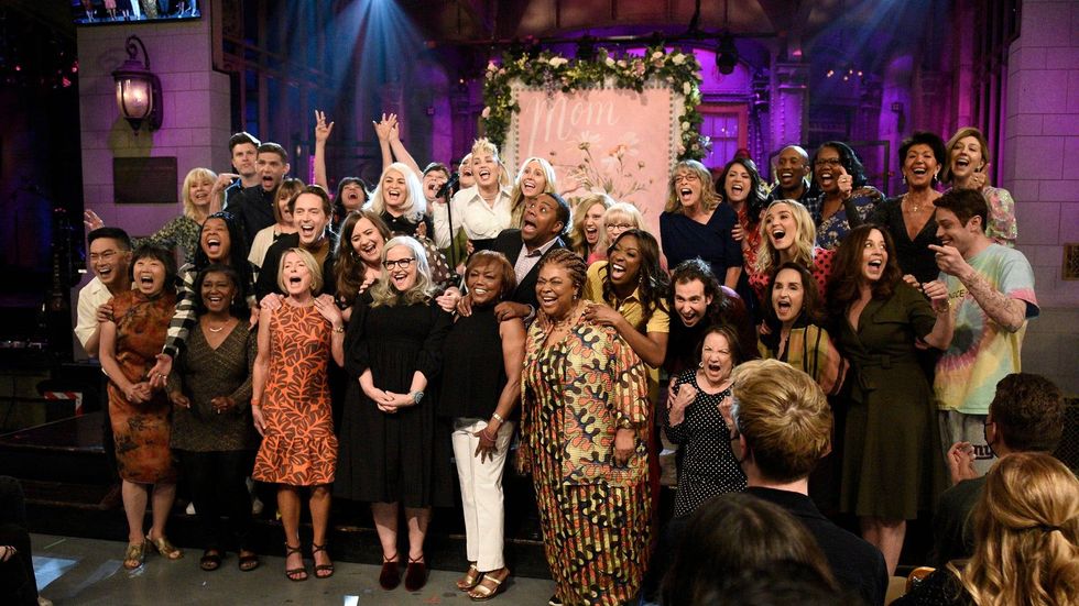 Revisit Miley Cyrus' amazing Mother's Day tribute on 'Saturday Night Live'