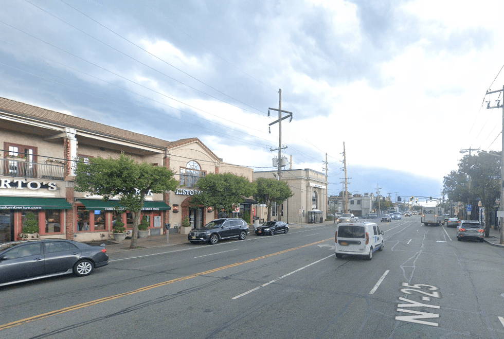 The chaos unfolded in New Hyde Park on Sunday night as a naked man went rogue on Jericho Turnpike