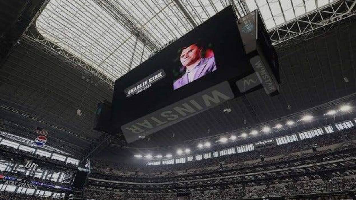 The Dallas Cowboys held a moment of silence before Sunday’s game at AT&T Stadium to honor conservative activist Charlie Kirk, who was assassinated last week while speaking at Utah Valley University.