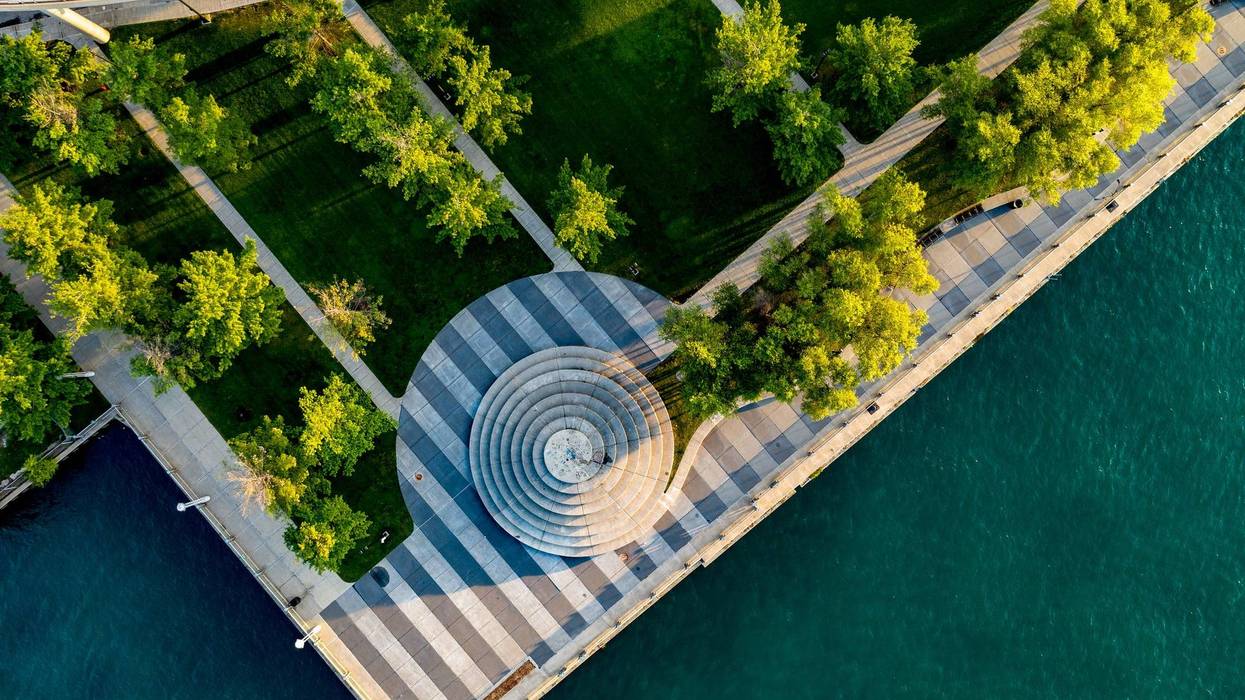 The Detroit Riverwalk reigns supreme with voters who named the scenic three miles from Rosa Parks Blvd. to the Belle Isle Bridge the best riverwalk in American for the second straight year.