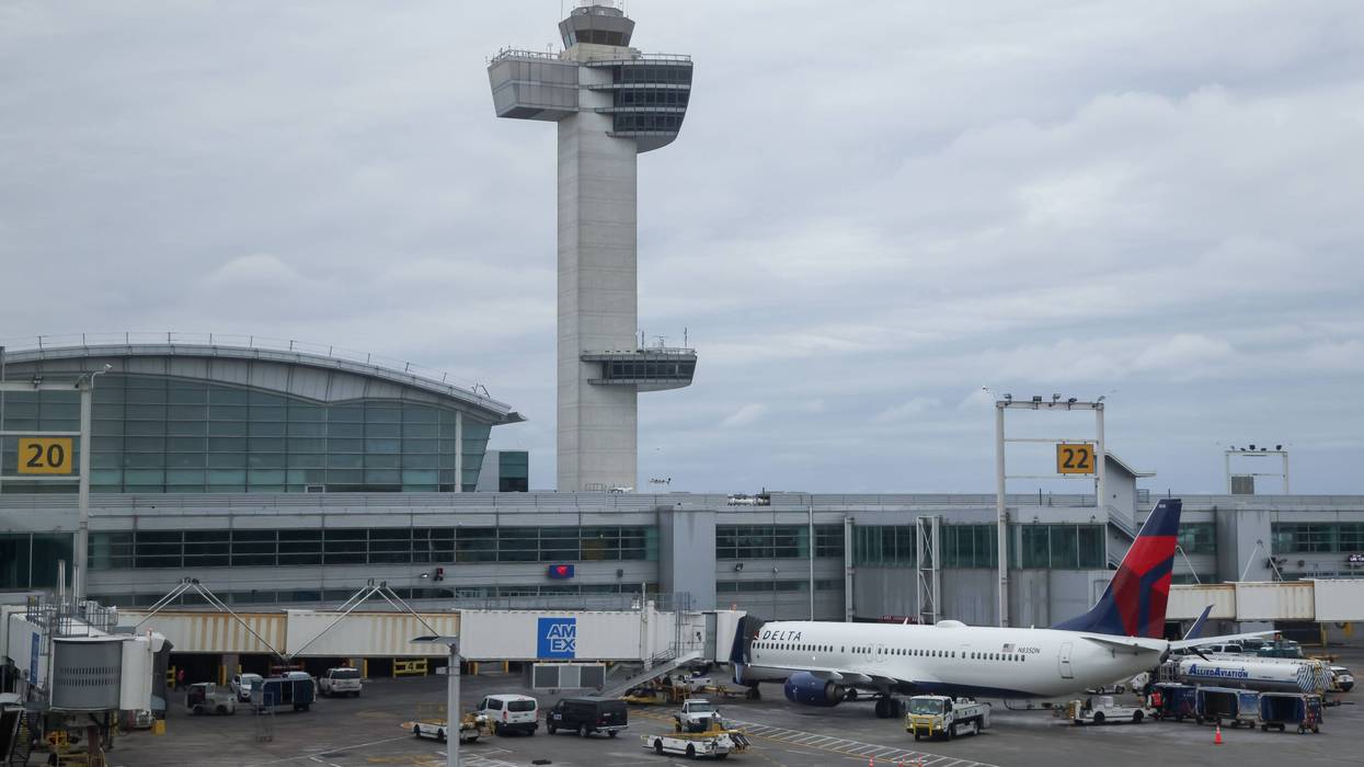 FAA begins rollout of AI air traffic tool to trim flight delays
