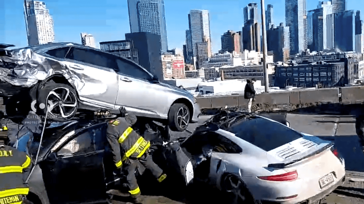 The FDNY received a call shortly before 9 a.m. about the crash on the LIE, near 25th Street by the Queens–Midtown Tunnel