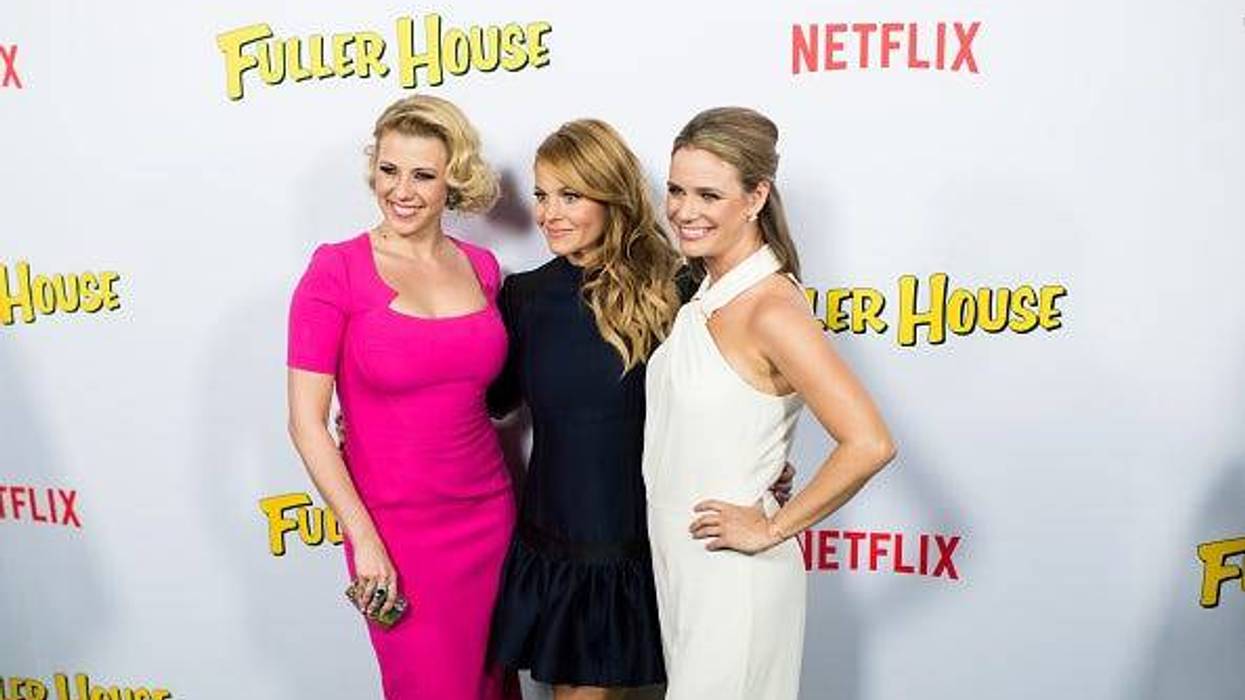 The ladies of Fuller House posing at a premiere.