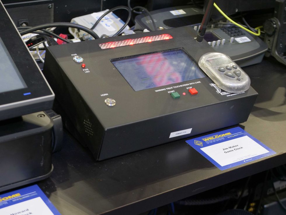 The machine used to control the clock at Warriors