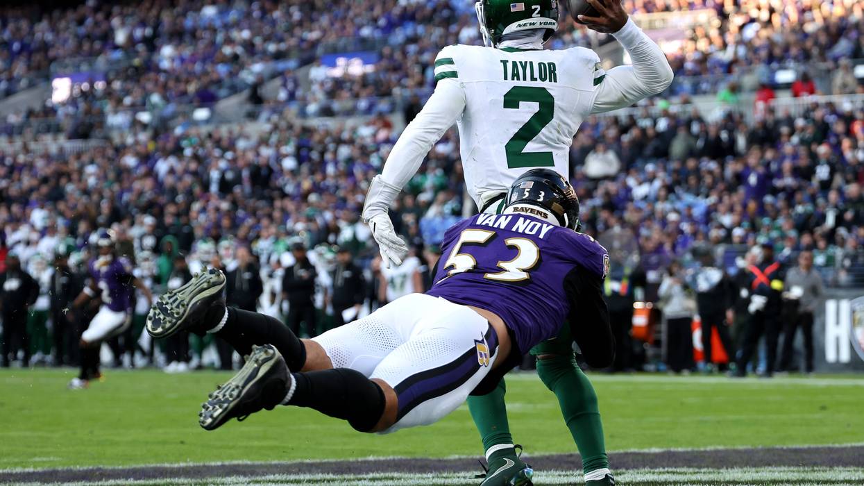 The Minnesota Vikings have agreed to sign 13-year veteran outside linebacker Kyle Van Noy, a person with knowledge of the deal confirmed on Tuesday night.