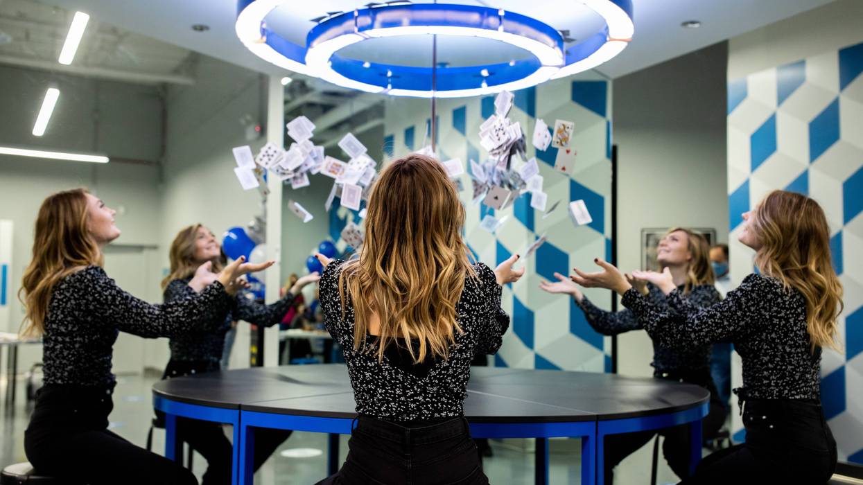 The Museum of Illusions, located in the heart of downtown Chicago, is like no place you’ve been before. It is a one-of-a-kind "edutainment" destination that features more than 80 highly visual, engaging, and hands-on exhibits that tease the sense and challenge the mind with holograms, stereograms, optical illusions, and immersive rooms.