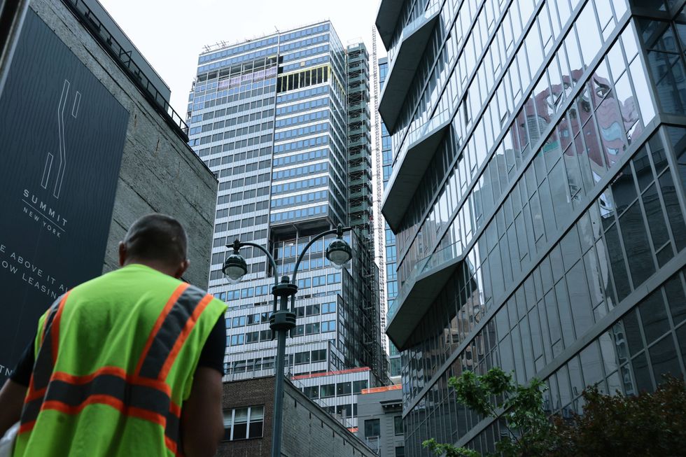 Midtown building scare highlights the challenges of converting offices into housing