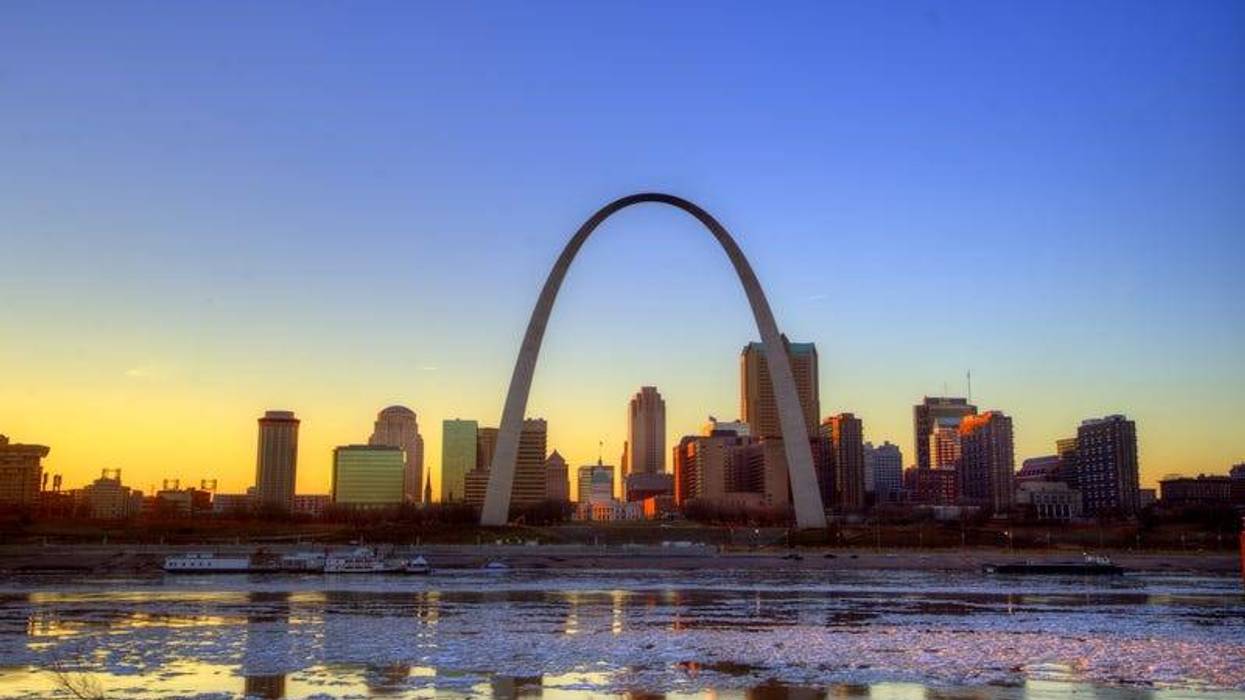 The St. Louis, Missouri Gateway Arch and skyline