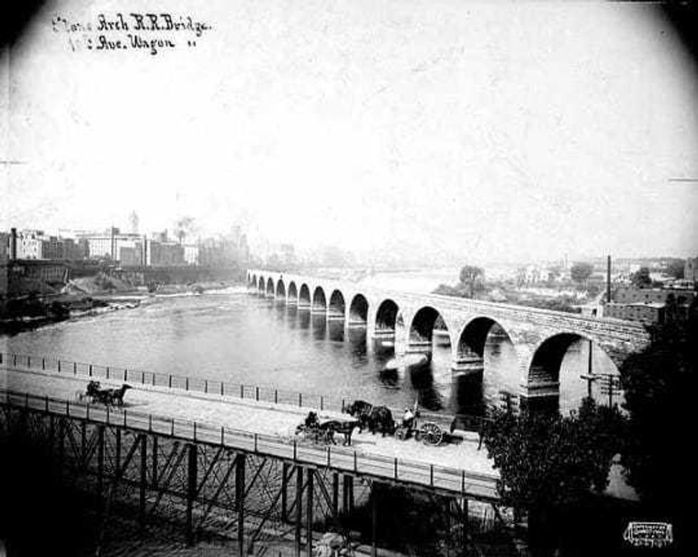 The Stone Arch Bridge facing Northeast Minneapolis, circa 1905.