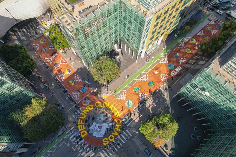 The street mural seen from above.