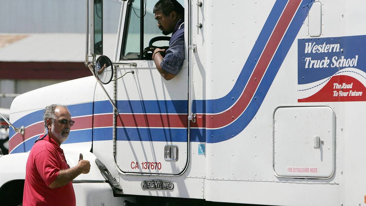 The U.S. Department of Transportation says more than 550 commercial driving schools nationwide must shut down after federal investigators found widespread safety violations, including unqualified instructors and inadequate testing of students.