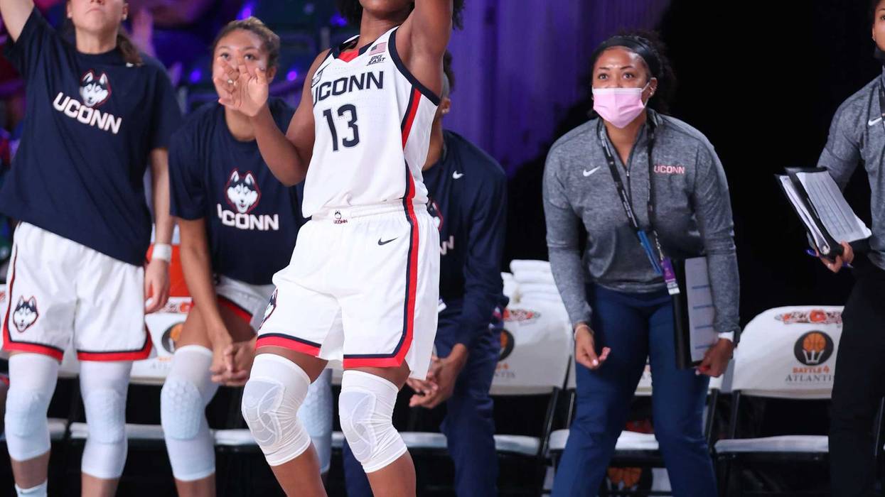 The UConn women rolled over Minnesota in the Bahamas.