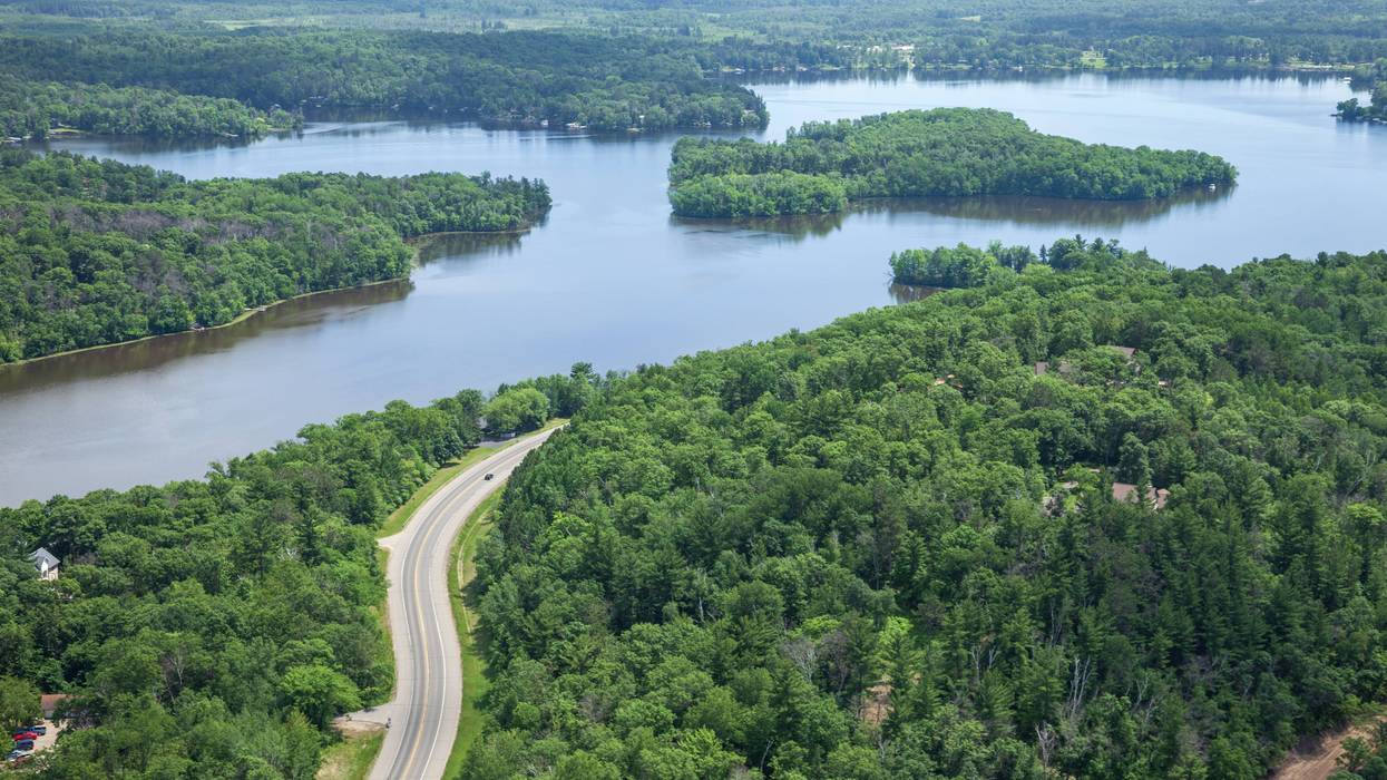 Brooklyn Park teacher taking 1,000 mile Mississippi River canoe trip to help students experience the outdoors