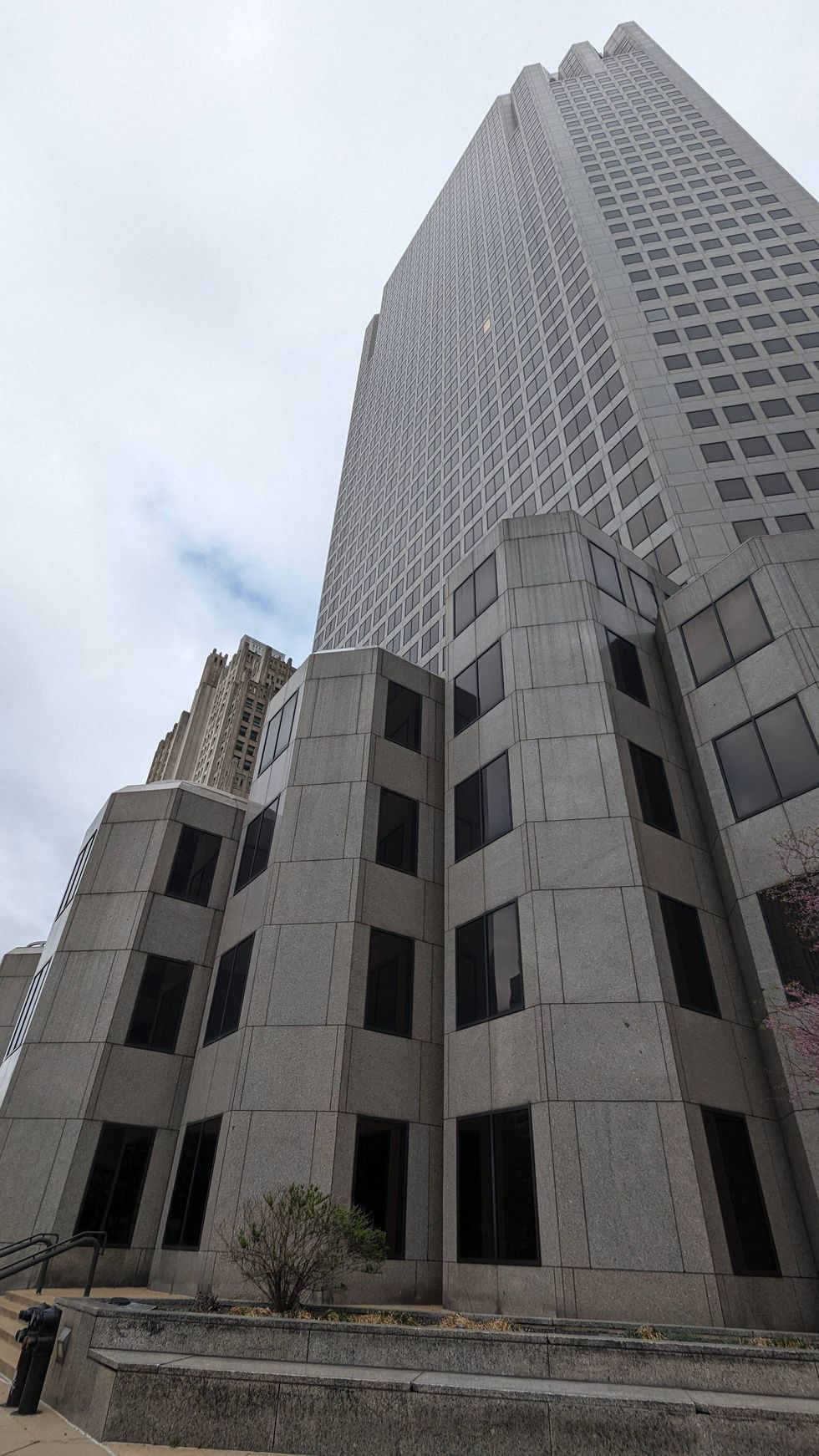 The water supply pipes outside the empty AT&T building caught the eye of Mary from Ohio. She just had to have a picture of it.