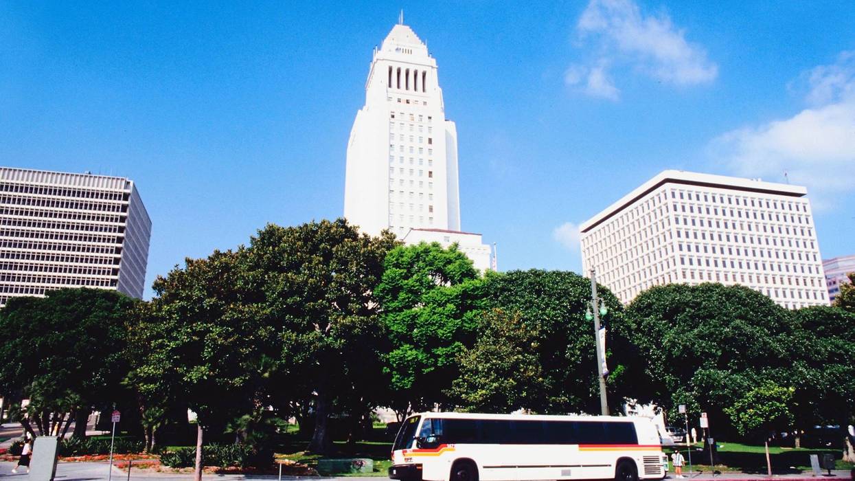 Third Bus of Migrants from Texas Arrive at Union Station
