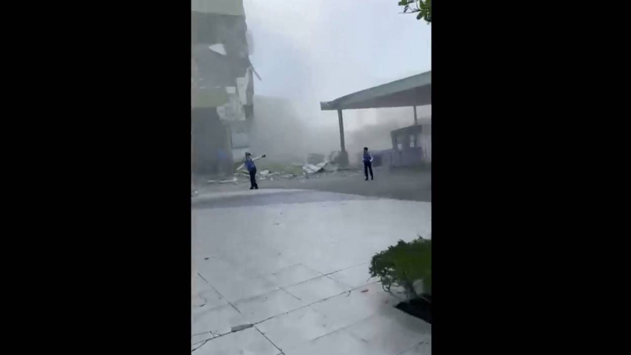 A 7.8 magnitude earthquake in the southern Philippines causes 4 deaths, damage and a tsunami