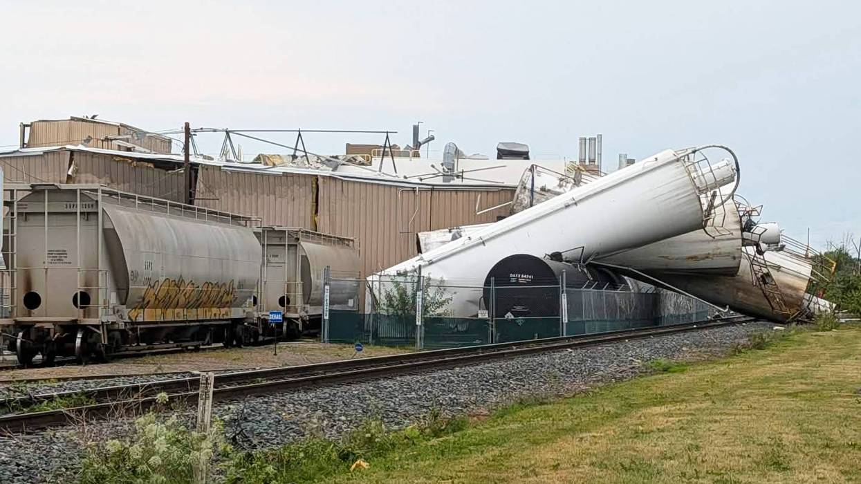 Wisconsin tornado causes extensive damage and cuts power to thousands of homes