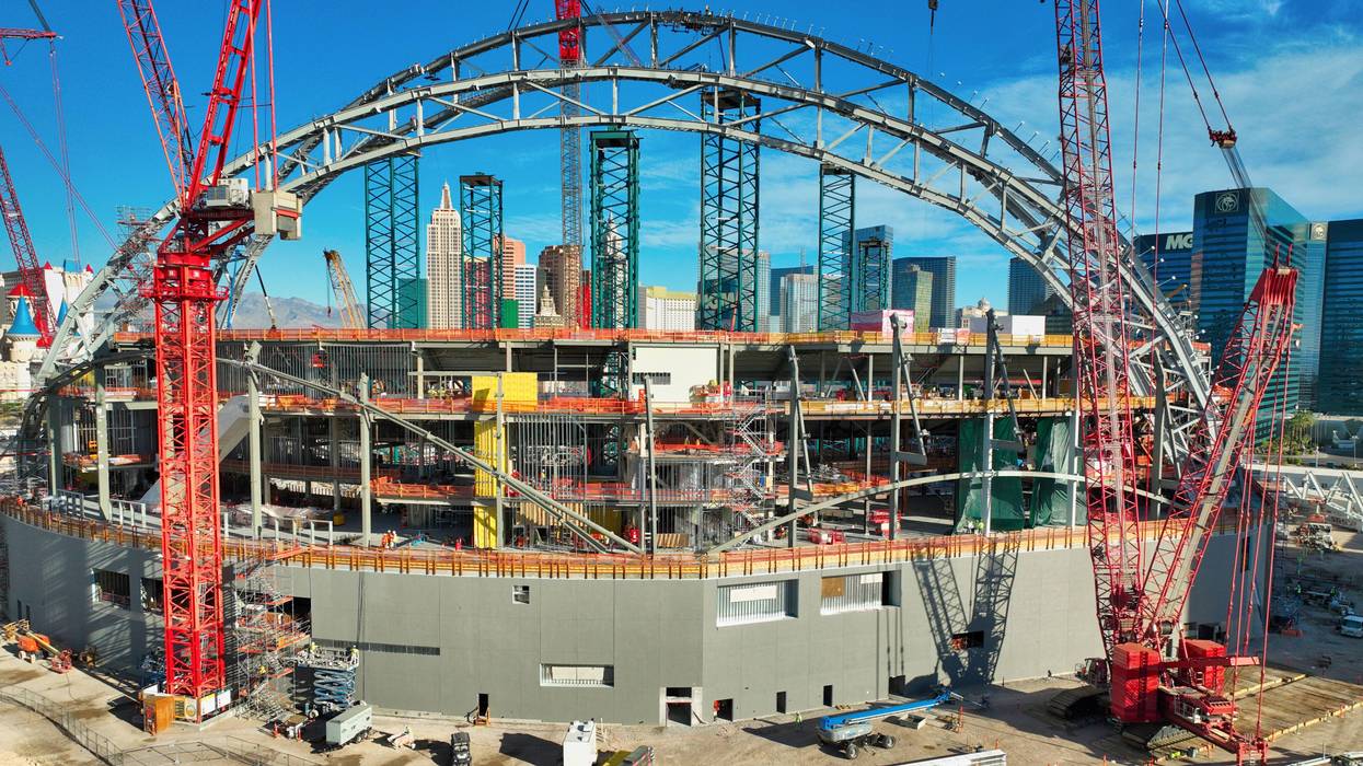 A's Las Vegas stadium takes shape as a second steel truss arch rises on the Strip